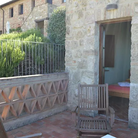 House With Private Garden In The Crete Senesi 阿夏诺