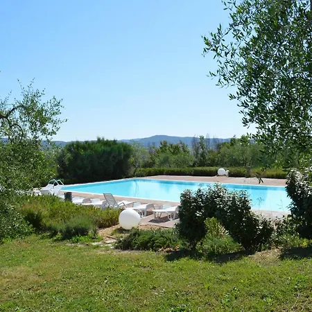 House With Private Garden In The Crete Senesi