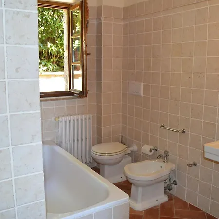 度假居 House With Private Garden In The Crete Senesi 阿夏诺